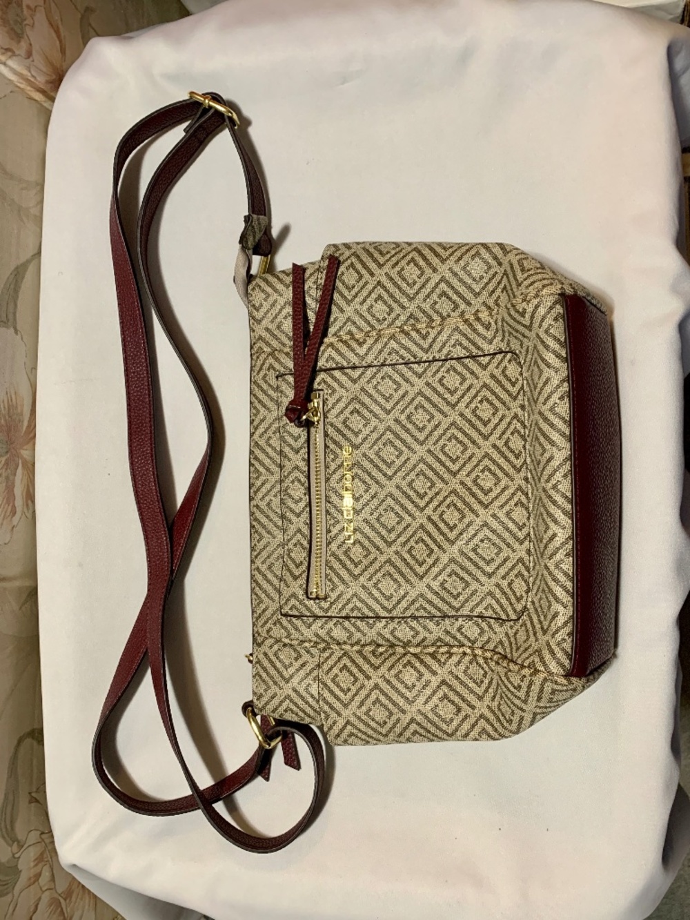 Liz Claiborne Lola Geometric Logo Vegan Leather Crossbody Bag Adjustable Strap